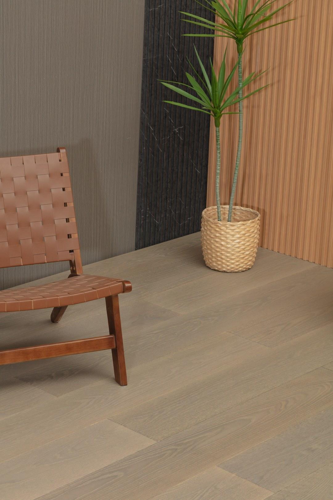 Fully birch multilayer solid wood floor KY8895