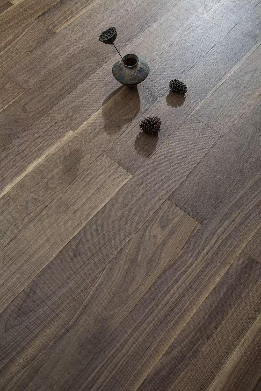 Black Walnut Pure Three-layer Solid Wood Flooring